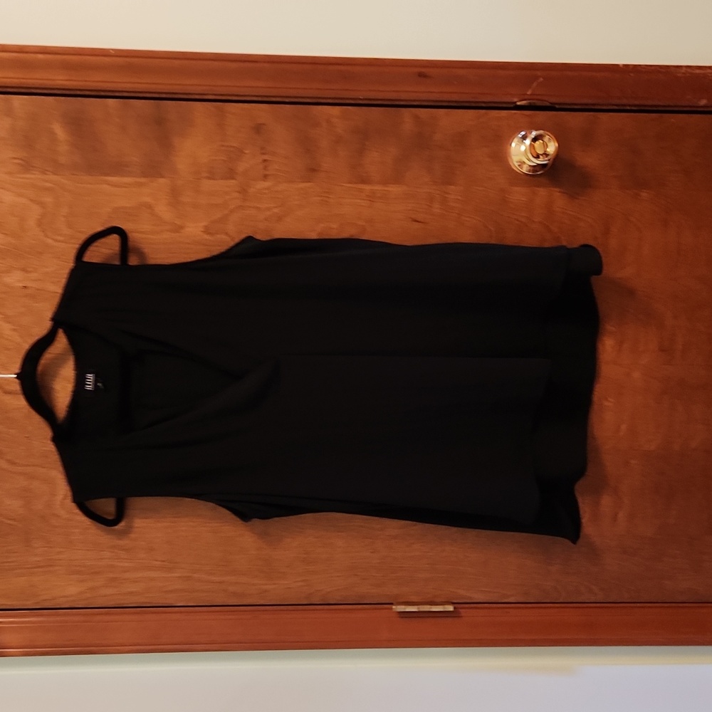 Gently-used, a.n.a sleeveless, v-neck, side slit black blouse, Size XL